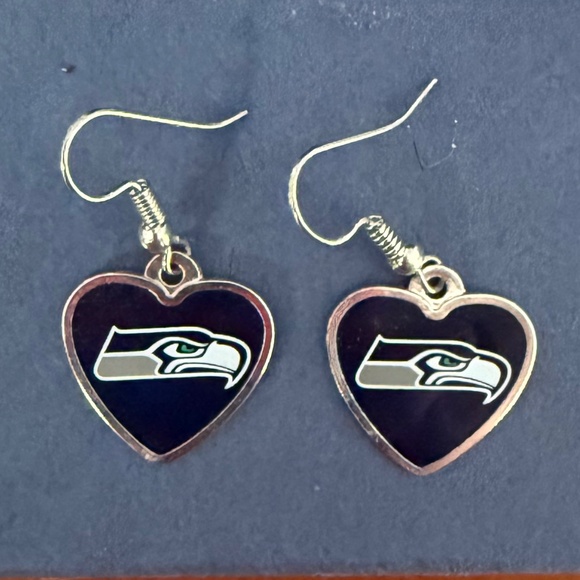 Heart shaped Seattle Seahawks fish hook earrings - Picture 1 of 1
